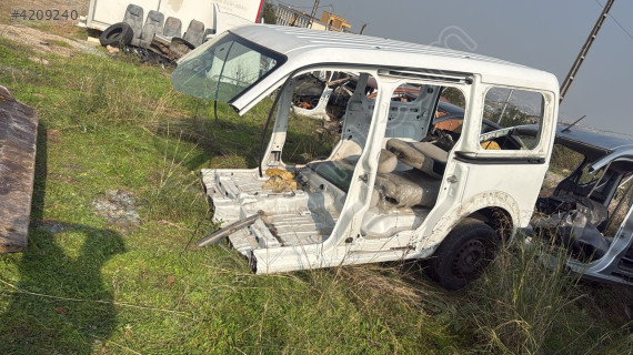 2013 Connect kesme sol arka çamurluk