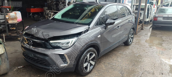 Opel Crossland sol arka kapı ve diğer kaporta parçalar