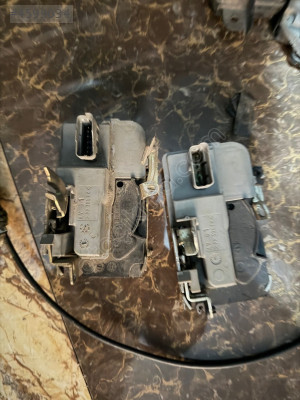 Peugeot 206 kapı kilidi
