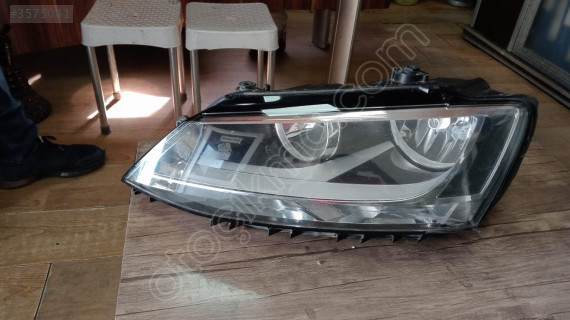 VOLKSWAGEN JETTA SOL ÖN FAR ÇIKMA