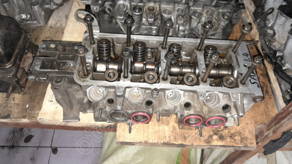 Peugeot 106 1.4 8v silindir kapak