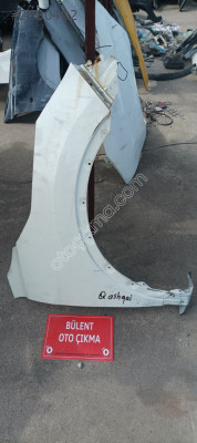 Nissan Qashqai sağ ön çamurluk orijinal çıkma