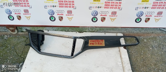 VOLKSWAGEN T-ROC TORPİDO EKRAN ÇERÇEVE ÇITASI OEM 2ga858079 ÇIKMA