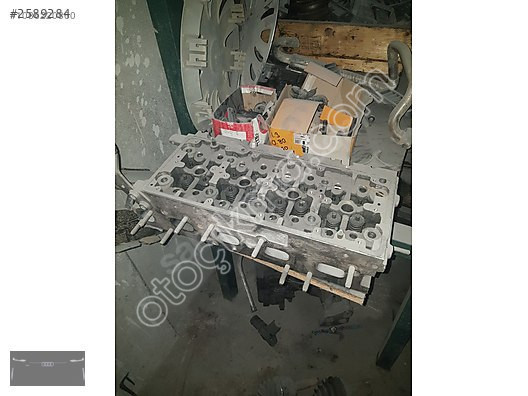 AUDI A3 1.6TDI SİLİNDİR KAPAĞI