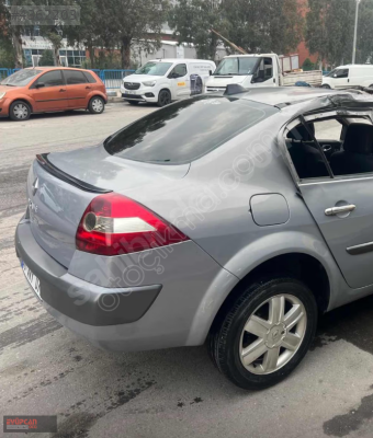 RENAULT MEGANE 2 SAĞ ARKA ÇAMURLUK ORJİNAL EYUPCAN OTODA