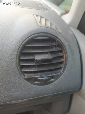 ÇIKMA VW CADDY SAĞ ÖN HAVALANDIRMA IZGARASI