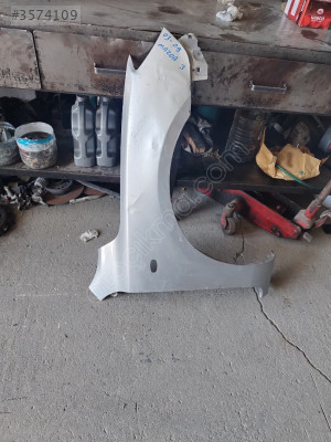 Mazda 3 çıkma sağ ön çamurluk