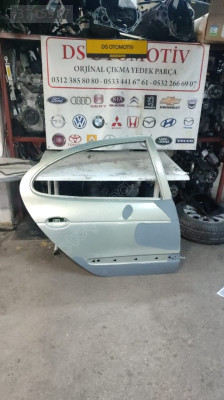 1998-2001 RENAULT MEGANE SAĞ ARKA KAPI