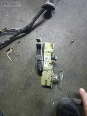 Ford Connect 03 /08 model sol ön kapı kilidi çikma orjinal