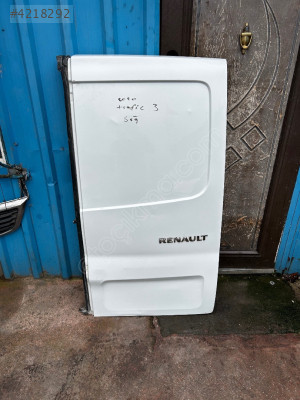 2020 trafic 3 sağ bagaj kapağı dolu