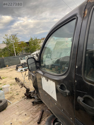 FİAT DOBLO İçin Çıkma Sol Ön Kapi Satışı
