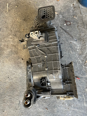 VOLKSWAGEN TRANSPORTER T5 KALORİFER KUTUSU