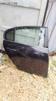 Bursa Çevik Oto'dan Renault Latitude Sağ Arka Kapı