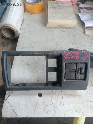 PEUGEOT PARTNER 1.9 TORPİDO TRİM EŞYA BÖLMESİ 9635807077