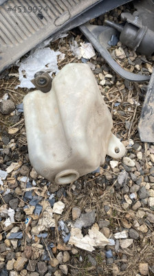 Mahindra yedek su bidonu