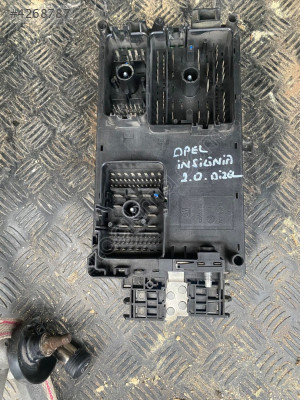 OPEL İNSİGNİA 2.0 SİGORTA KUTUSU