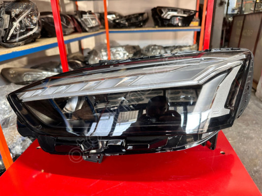 Audi A5 2020 24 sol far hatasız orijinal far