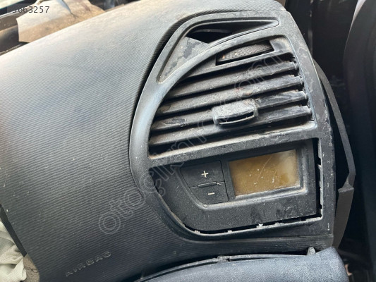 CİTRÖEN  C4  PİCASSO   SAĞ  KLİMA   IZGARASI