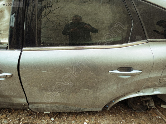 Citroen C4 sol arka kapı