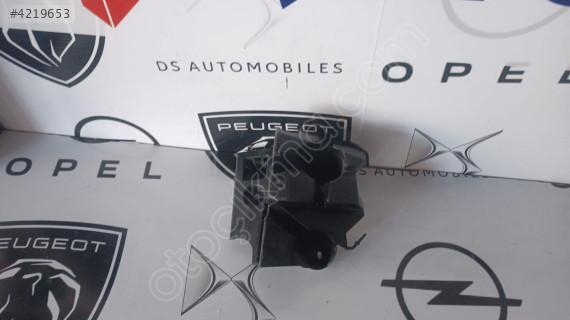 PEUGEOT 3008 E HYBRİD SAĞ STOP BRAKETİ 9839884080
