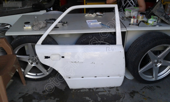 MERCEDES E180 E200 E220 E250 E280 W124 SAG ARKA KAPI