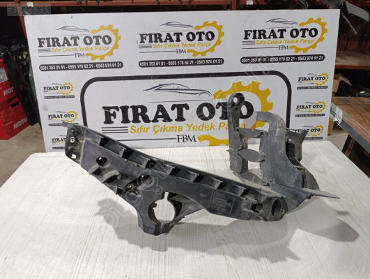 8K0805608 AUDİ A4 SAĞ FAR ALT BRAKETİ