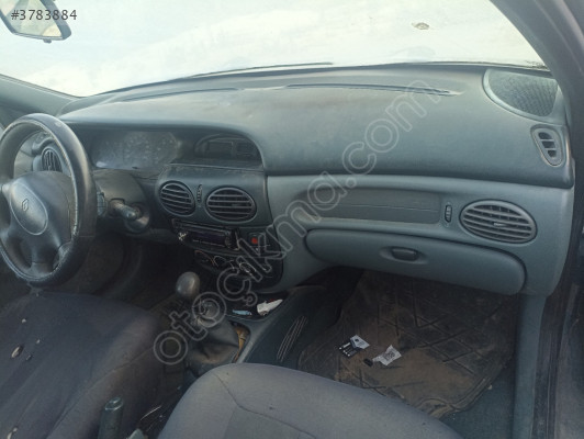 RENAULT MEGANE 1 TORPİDO CİKMA