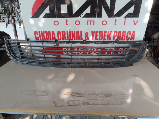Renault megane 3 ön tampon ızgara