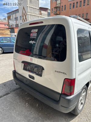 Citroen berlingo arka bagaj kapağı