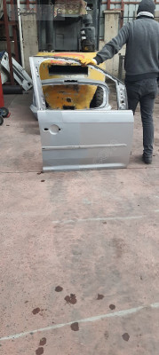 VW CADDY SAĞ 15/17  ÖN KAPI SEFALILAR OTO CIKMA