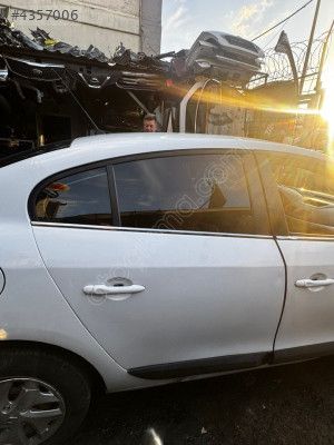 RENAULT FLUENCE SAĞ ARKA KAPI KONUK OTO