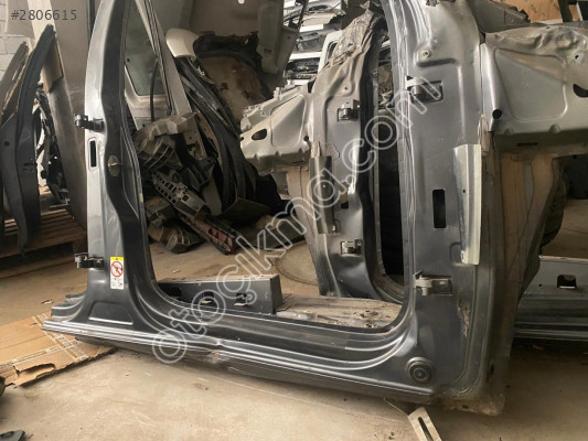 AMAROK SAĞ MARŞPİYEL ORİJİNAL KESME
