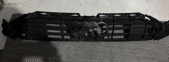 4K0807233 Audi A6 Ön Panjur İç Destek Braketi