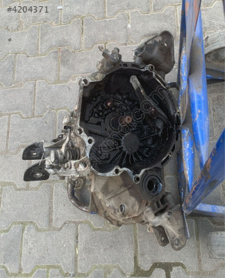 hyundai accent 1,3 yumurta kasa 5 ileri şanzıman