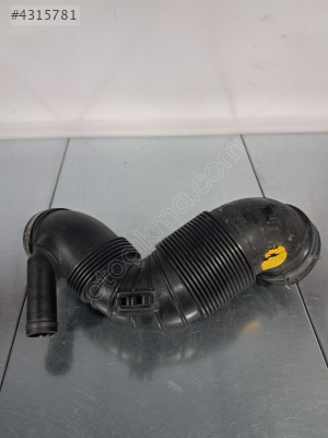 Passat 2.0 Hava Emiş Hortumu  3C0129654