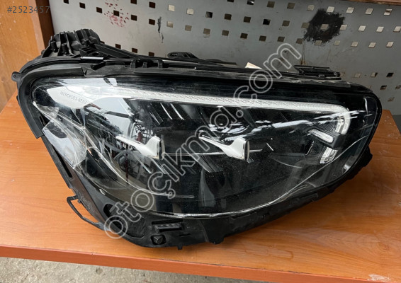 Mercedes W213 kasa ön sağ far cam kırık kasa sağlam