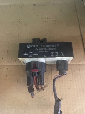 1J0919506M FAN KONTROL ÜNİTESİ