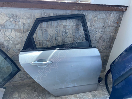 CİTRÖEN  C4  SOL  ARKA    KAPI