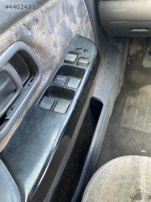 NİSSAN SKYSTAR CAM AÇMA DÜĞMESİ