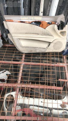 Mercedes A 211 kasa ön sol kapı döşemesi