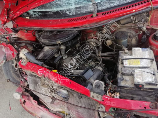 MAZDA 121 ÖN İÇ KASA ,MOTOR