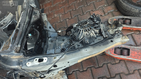 2017 MERCEDES W205 C KASA SAĞ ÖN PODYE