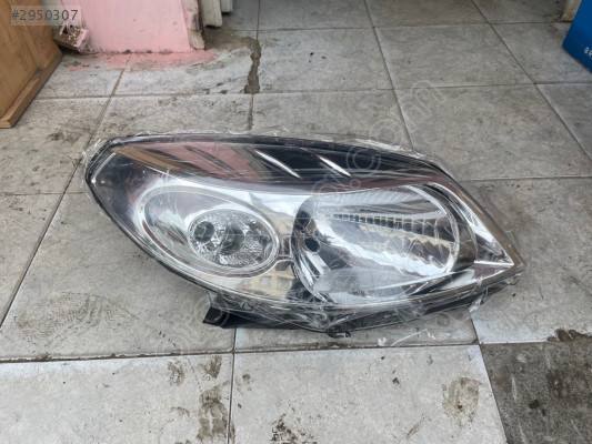 DACİA SANDERO SAĞ ÖN FAR SIFIR