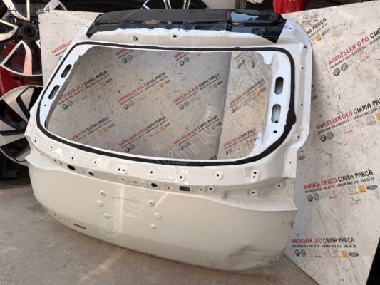 Chery omoda5 arka bagaj kapağı (az hasarlı)