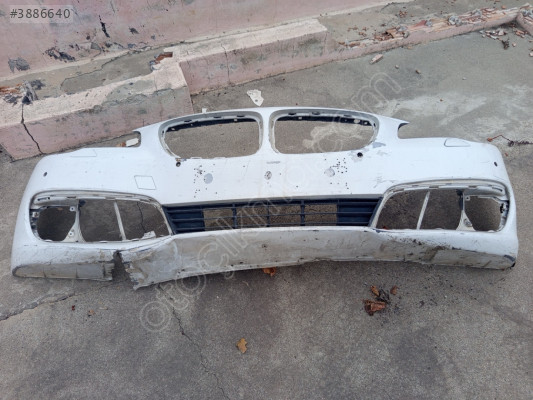 BMW F10 520 ÖN TAMPON