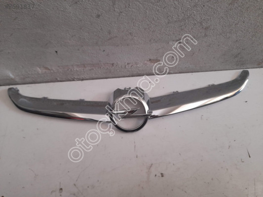 OPEL ASTRA J ÖN PANJUR NİKELAJI HAFİF DEFOLU