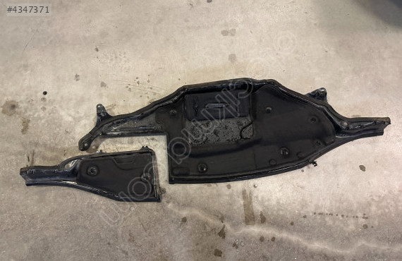 RENAULT SCENİC CAM IZGARA ALTI 2003-2009