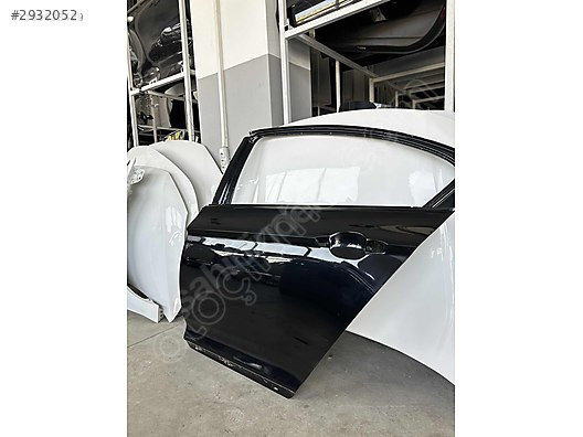 Passat B8 sol arka kapı siyah orijinal