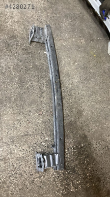 Pegueot 207 arka tampon demiri