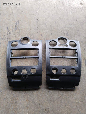 RENAULT MEGANE 2 SIFIR YAN SANAYİ TEYP VE KLİMA ÇERÇEVESİ